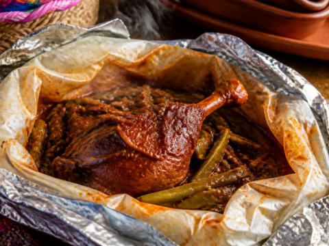 Mixiotes de pato en adobo z nopalitos - zdjęcie 1